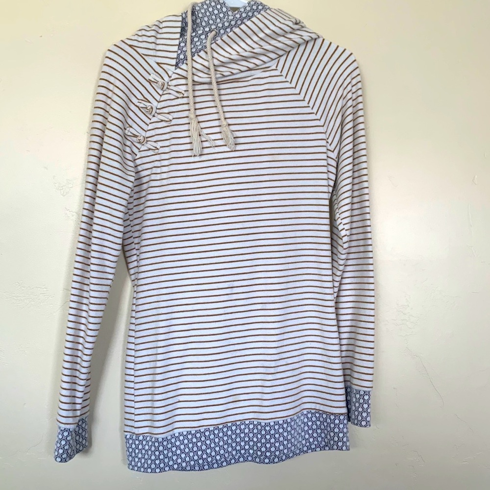 Sweatshirt layered pattern